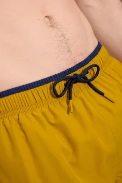 Bañador medio detalle cintura mostaza