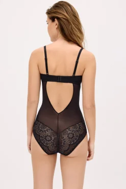 Body con encaje negro | Paula Echevarría