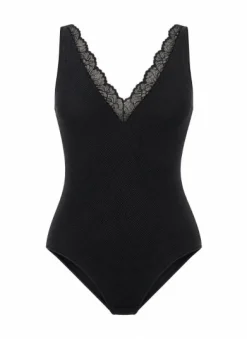 Body de tirantes negro escote con encaje