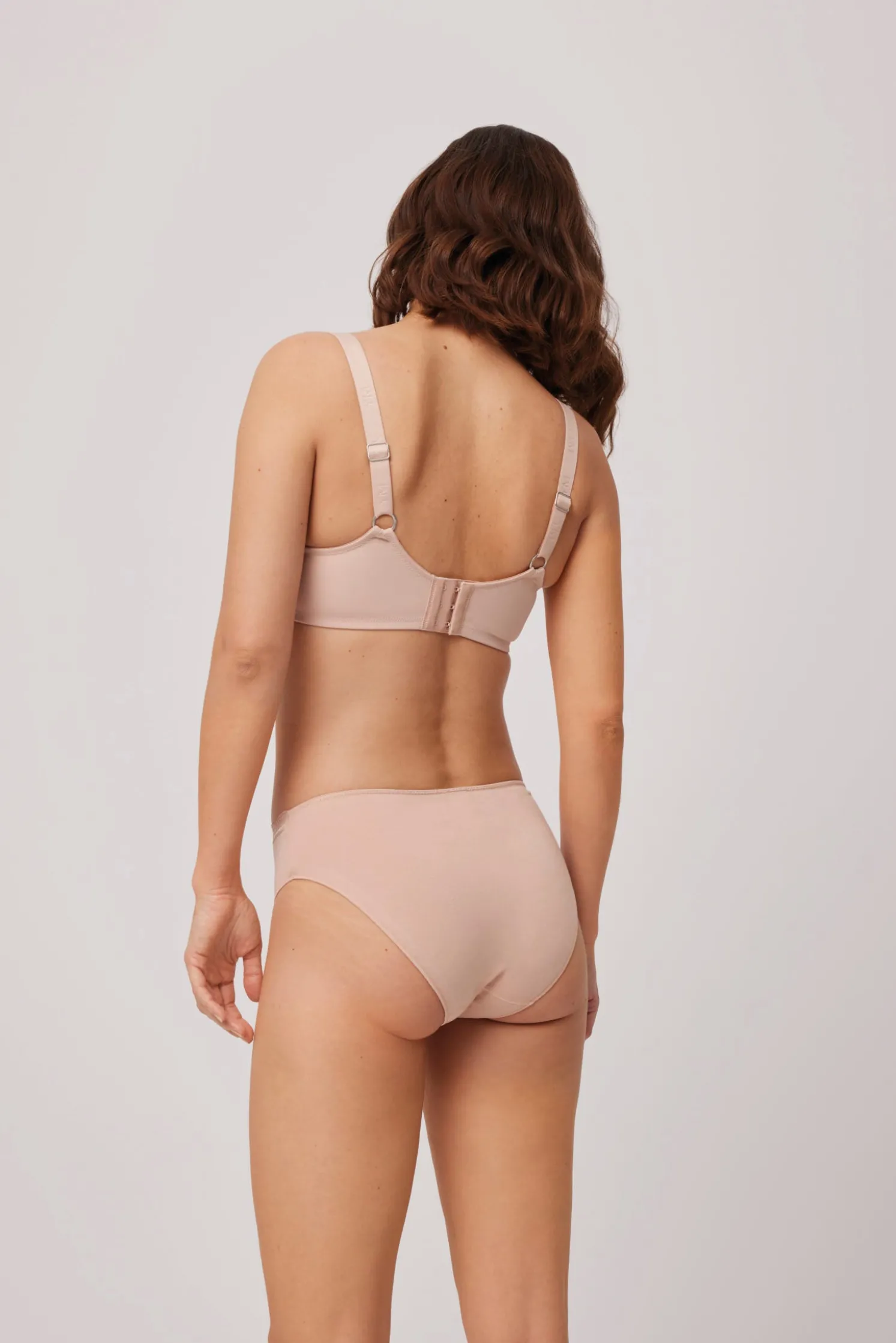 Braga midi detalle algodón nude