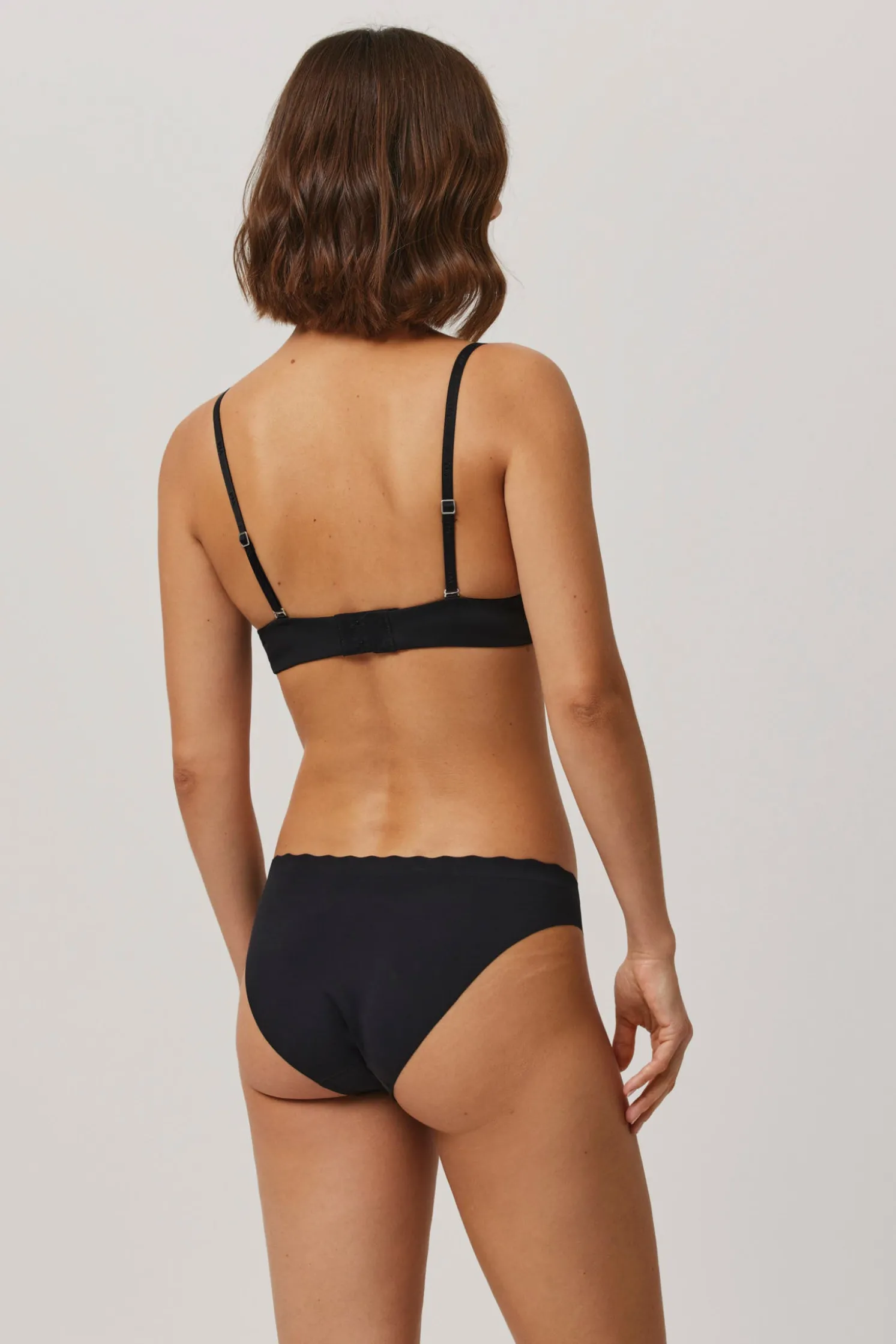 Braga mini láser negro
