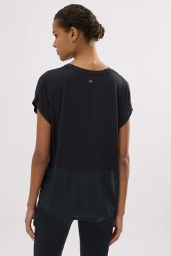 Camiseta deportiva manga corta fluida negra