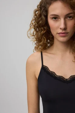 Camiseta lencera tirantes negro
