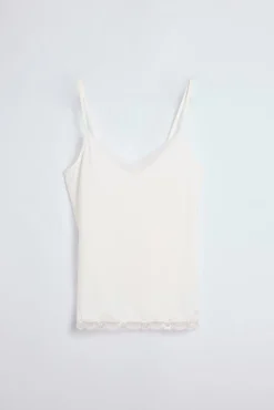Camiseta tirantes detalle encaje marfil
