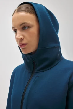 Chaqueta deportiva con capucha azul