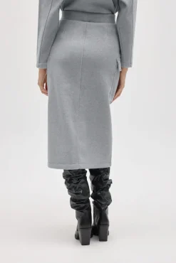 Falda midi cálida estilo cargo gris
