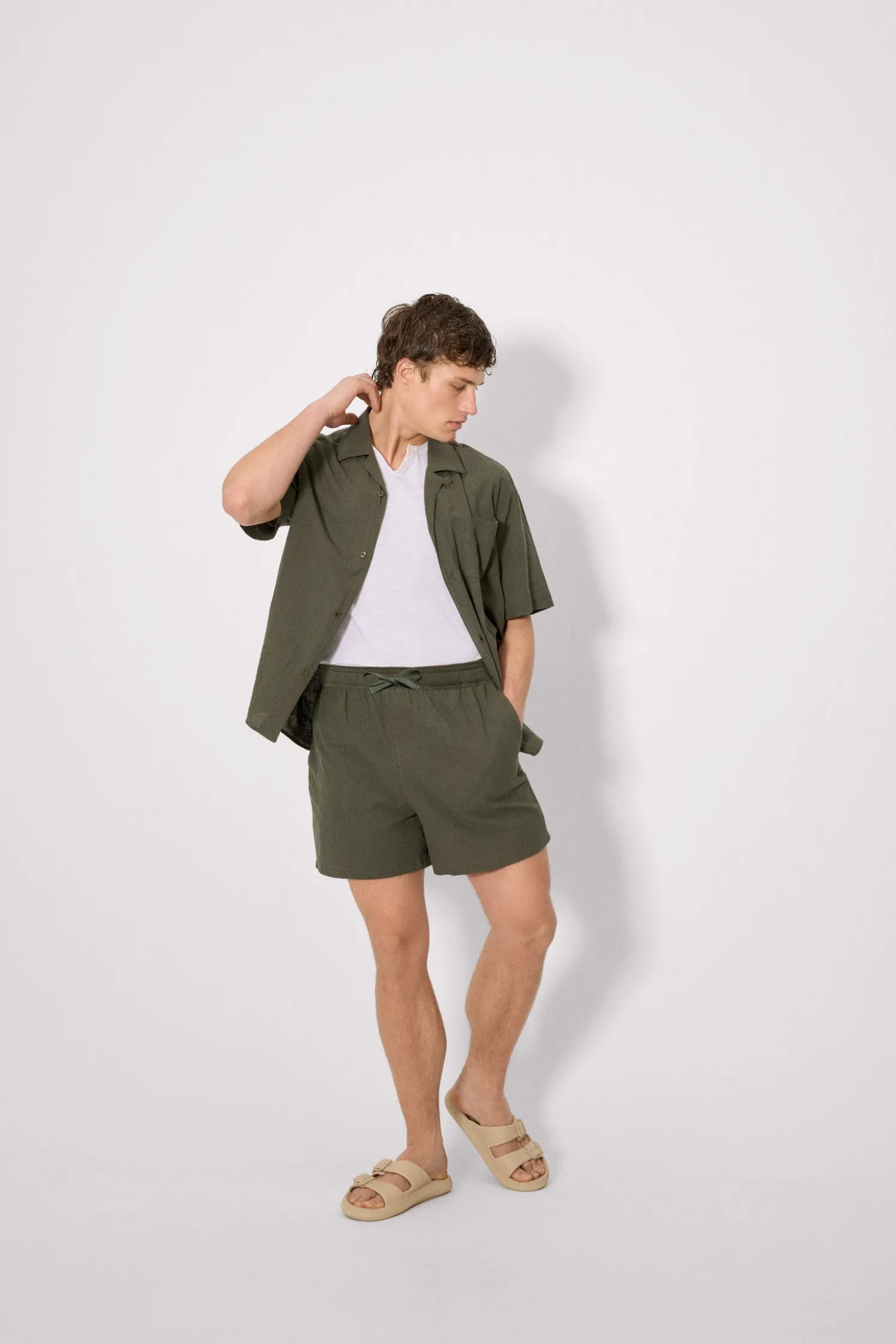Pantalón corto con cordón algodón verde botella