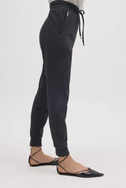 Pantalón jogger con textura marengo