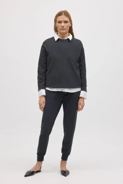 Pantalón jogger con textura marengo