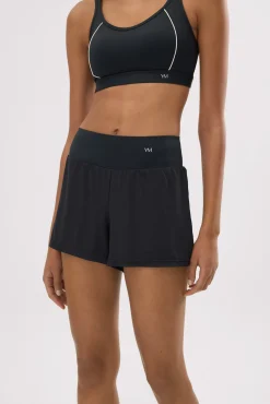 Pantalones deportivos cortos Compressive con short y bolsillo interior