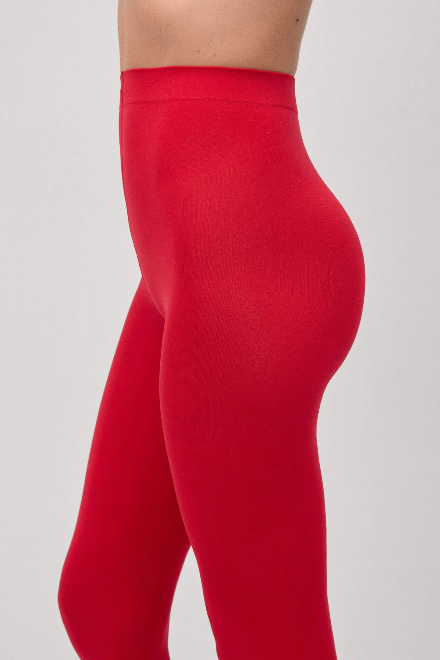 Panty básico 70 denier rojo