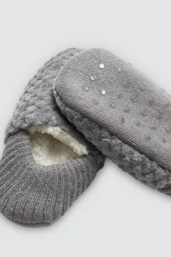 Patuco antideslizante gris