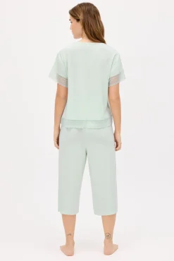Pijama ligero camiseta manga corta y pantalón capri ancho verde