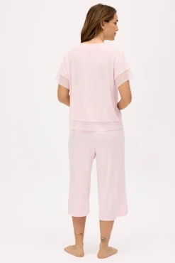 Pijama ligero camiseta manga corta y pantalón capri ancho rosa
