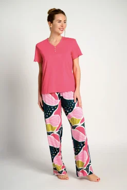 Pijama mujer manga corta y pantalón largo ancho estampado