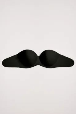 Sujetador adhesivo con push-up ligero negro