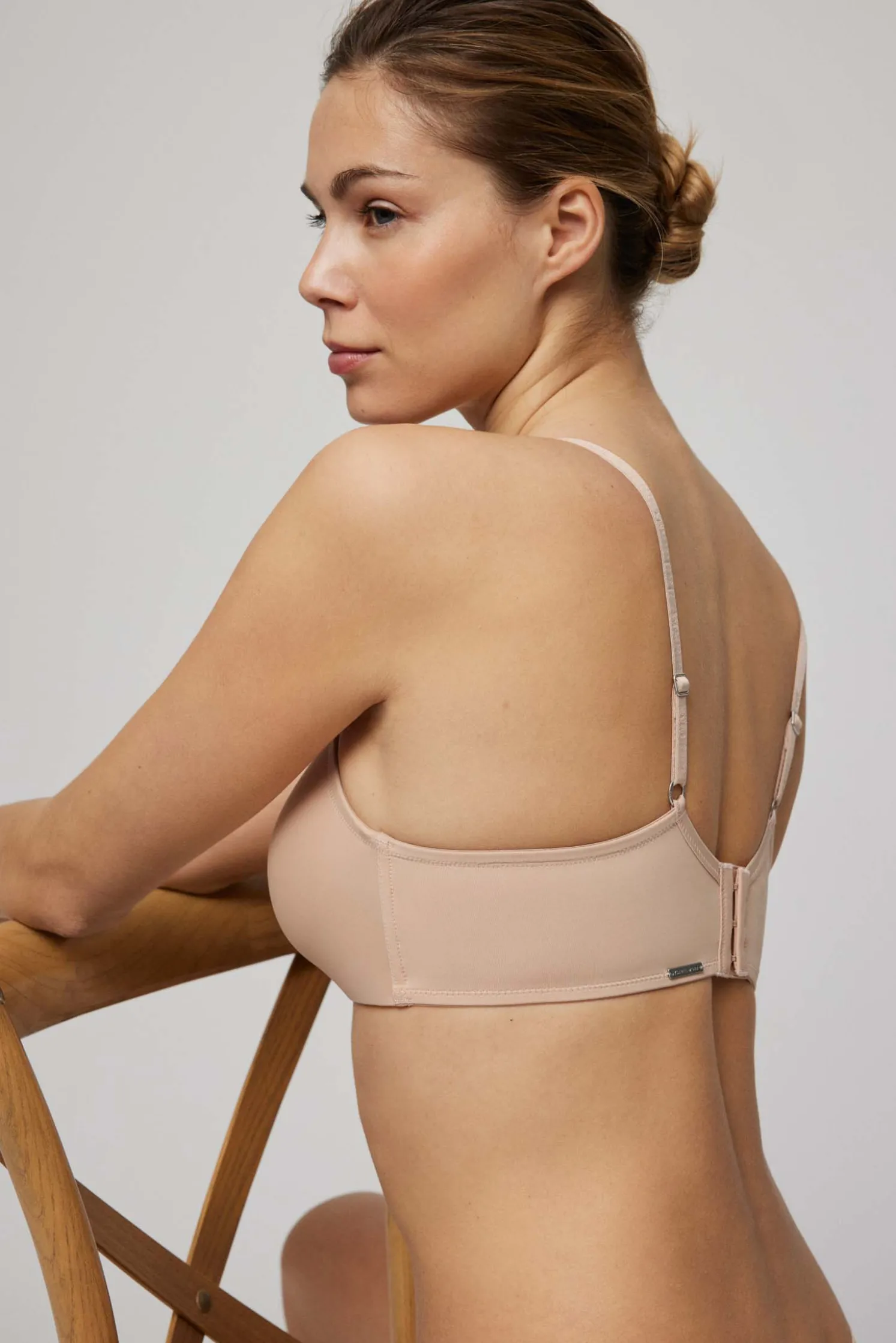 Sujetador sin aro con push-up ligero nude