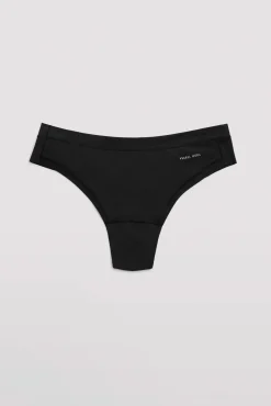 Tanga elástico Adapt con acabados invisibles negro
