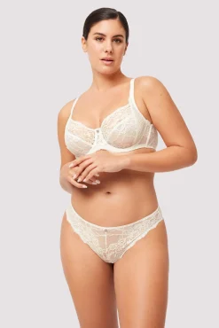 Tanga encaje marfil