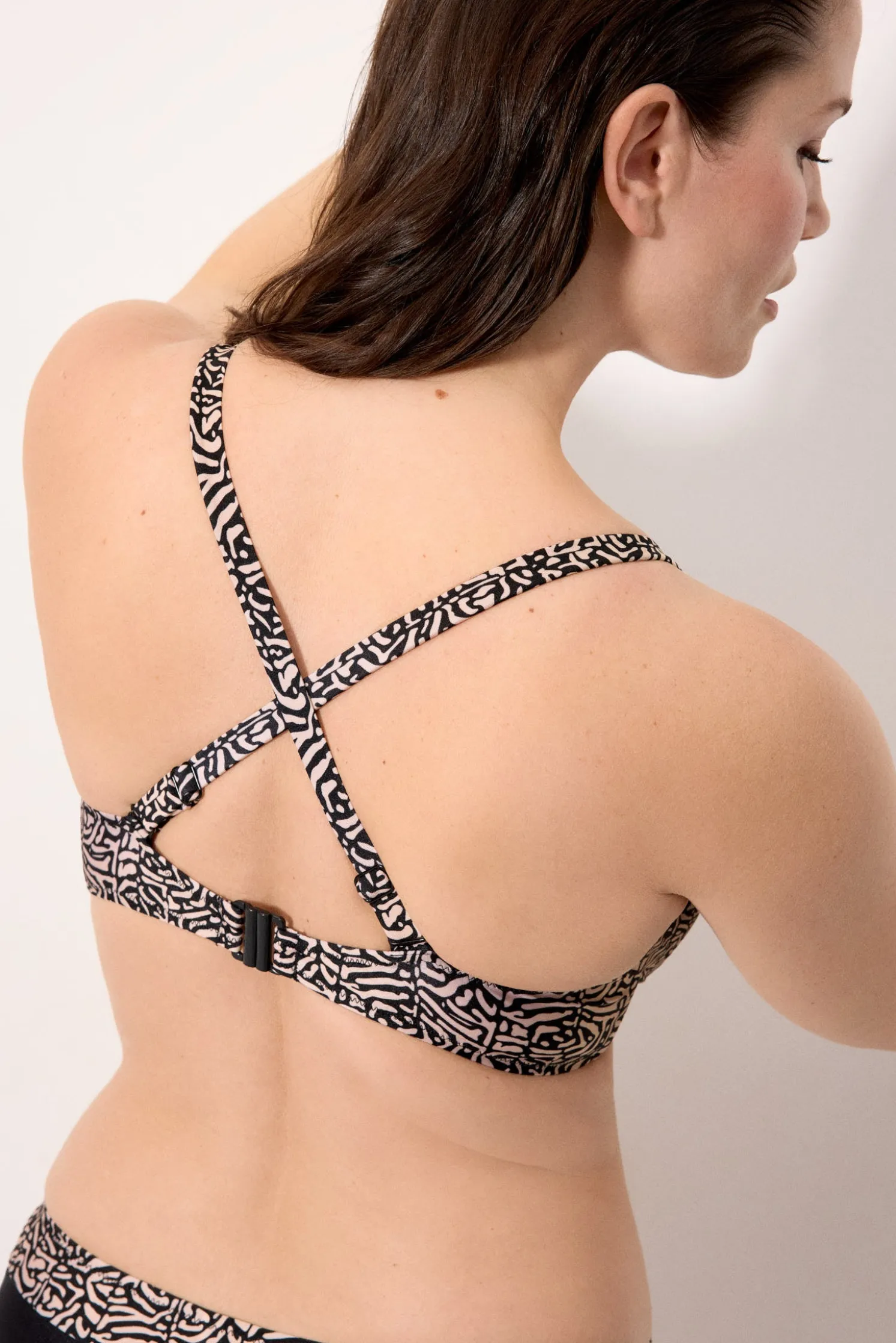 Top bikini reductor estampado con brillo copa D