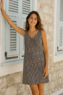 Vestido corto tirantes estampado