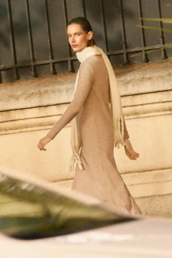Vestido largo punto canalé marrón