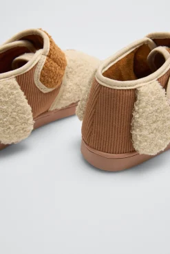 Zapatillas de casa infantiles perro con detalles 3D